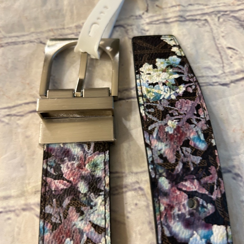 CALVIN KLEIN REVERSIBLE FLORAL PRINT WOMEN’S BELT BROWN BACKGROUND SIZE SMALL